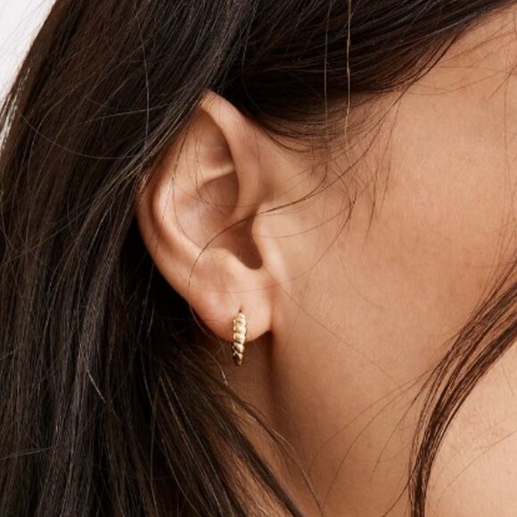 NWT Madewell Gold Puffed Huggie Hoop Earrings - Picture 2 of 3